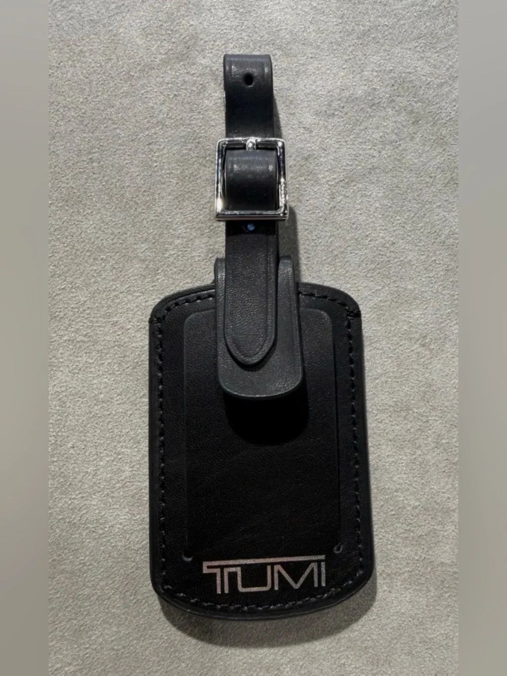 NEW Tumi 3.625” x 2.25” Leather Luggage Name Tag w/ Buckle - BLACK